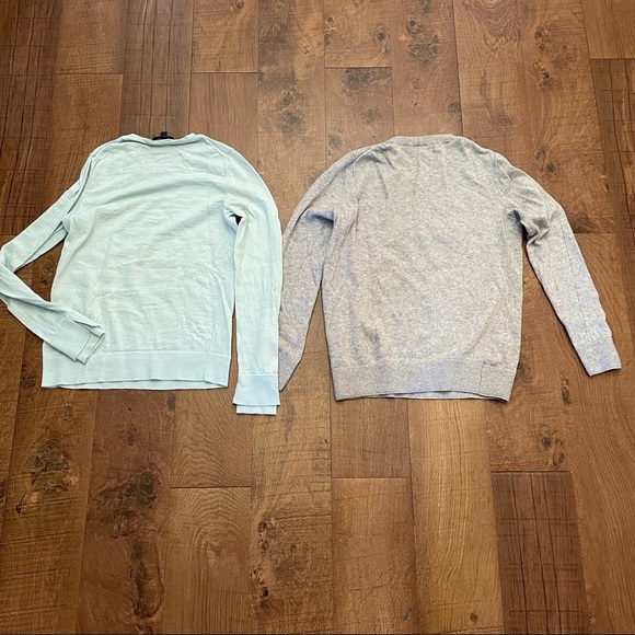 2 banana republic wool sweaters small gray green - Picture 10 of 11